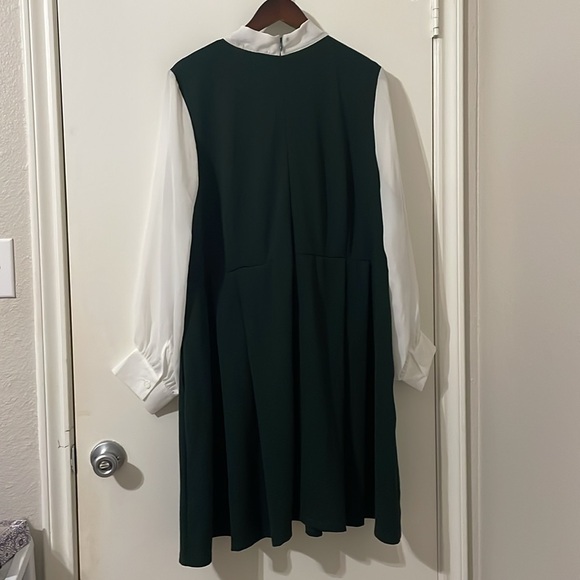 Smak Parlour Chic Green and White Formal Dress Size 4X - Picture 2 of 8